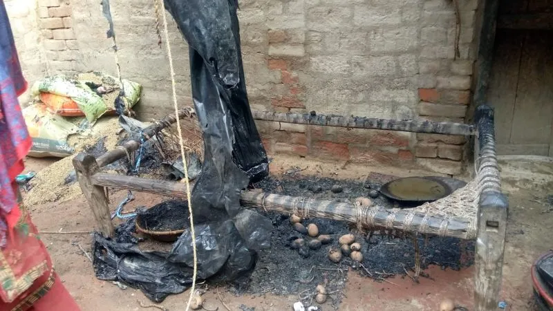 Kanpur: गैस सिलेंडर फटने से लगी… गृहस्थी जलकर खाक, खाना बनाते समय हुआ हादसा, मां-बेटी बाल-बाल बची