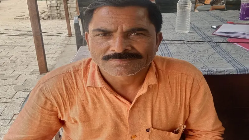 संभल : तेज रफ्तार ट्रक ने बाइक सवार पूर्व प्रधान पति को रौंदा, मौत