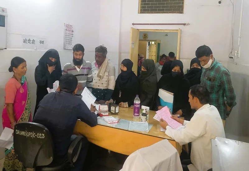 मुरादाबाद : कान के लिए खतरे की घंटी बजा रहा मोबाइल, अधिकतम 20 मिनट ही करें बातचीत