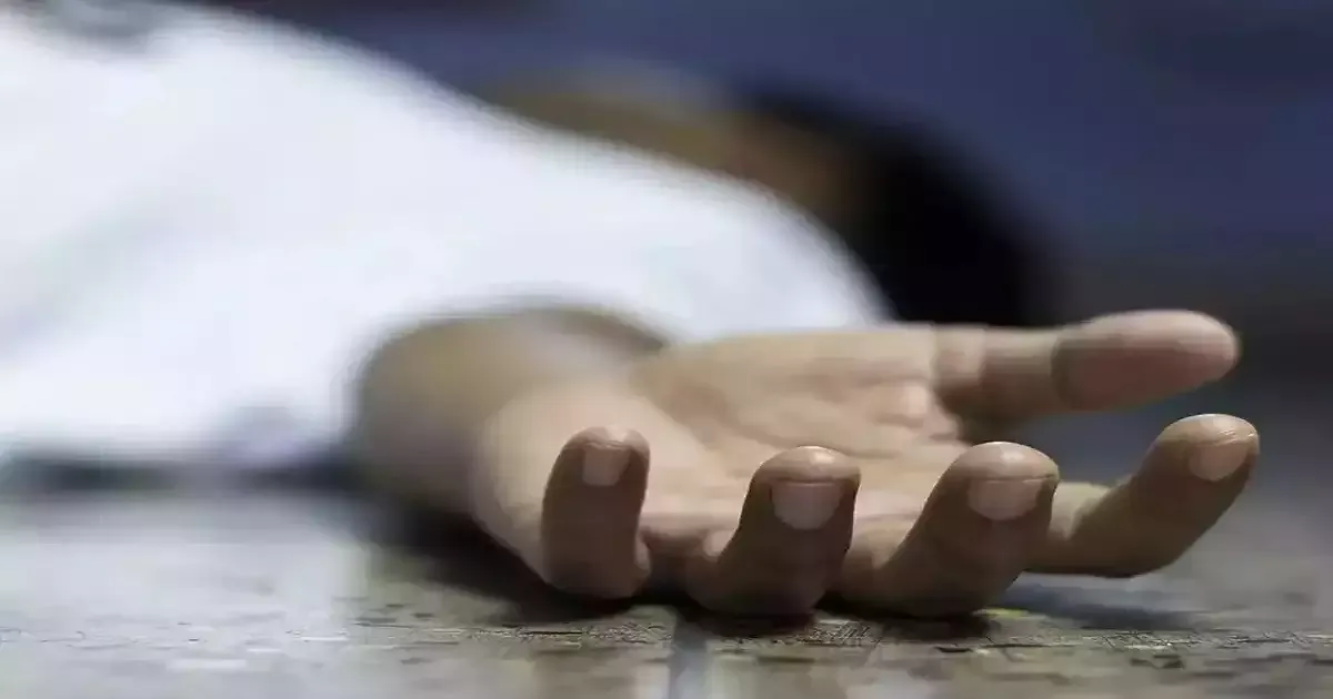 कासगंज:  जन्मदिन समारोह में डांस करता युवक डीजे पर गिरा, मौत