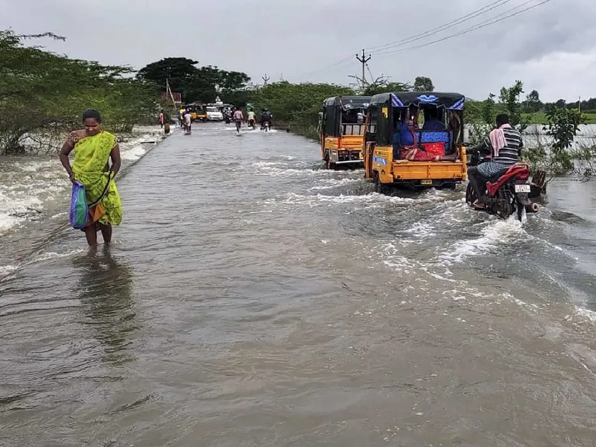 तमिलनाडु, आंध्र के सांसदों की मांग: चक्रवात से नुकसान के आकलन के लिए भेजा जाए केंद्रीय दल 