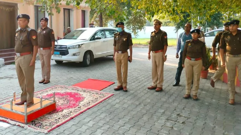 Banda News: नवागंतुक डीआईजी ने संभाला कार्यभार, अपराधों की रोकथाम को निरंतर गश्त करे पुलिस