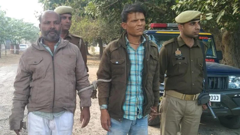 Farrukhabad Crime: शराब के नशे में प्रेमियों ने ही की थी महिला की हत्या, दो हत्यारोपी गिरफ्तार, ये सामान हुआ बरामद