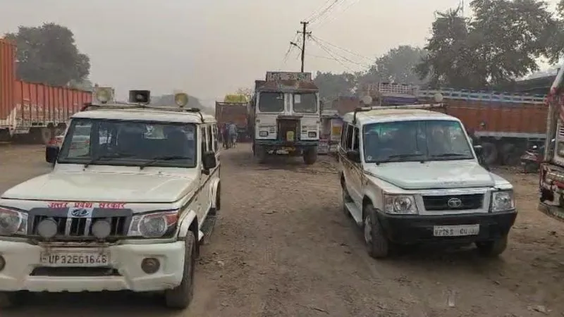 GST Raid In Kanpur: मधु मसाला में जीएसटी टीम ने की रेड, खंगाले दस्तावेज