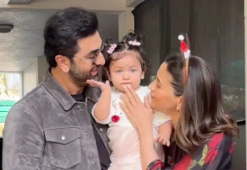 VIDEO : नीली आंखें-क्यूट सी स्माइल...रणबीर-आलिया ने पहली बार दिखाया बेटी राहा का चेहरा, जमकर दिए पोज