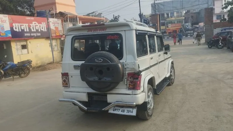 Kanpur Dehat News: मुआयना कर जा रहे तहसीलदार की कार में ट्रक ने मारी टक्कर, पुलिस ने चालक को हिरासत में लिया