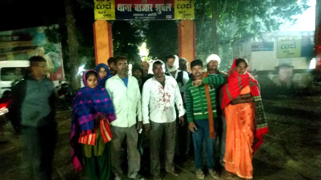 अमेठी: अलाव तापते समय परिवार पर दो दर्जन से अधिक हमलावरों ने लाठी-डंडा व असलहे से किया हमला