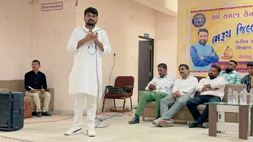 गुजरात: फरार आप विधायक चैतर वसावा ने किया आत्मसपर्मण, महीने से अधिक का मामला