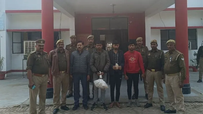 Unnao News: देशी शराब में मिलावट करने व हत्या के चार आरोपी गिरफ्तार… ठेका किया गया सीज 