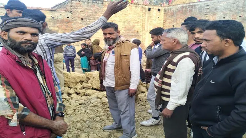 बहराइच में मिट्टी की दीवार गिरने का मामला: जिला अस्पताल में एक और बच्चे की हुई मौत, दूसरा लखनऊ रेफर