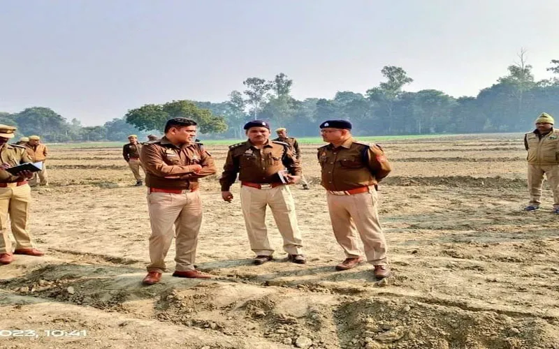 अंबेडकरनगर: खून से लथपथ मिला बिजली मैकैनिक, अस्पताल ले जाते समय रास्ते में तोड़ा दम, कोहराम