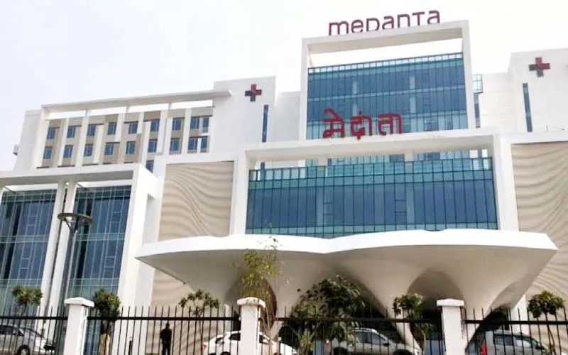 लखनऊ: मेदांना अस्पताल में चार दिन तक लाश को रखकर तीमारदारों से वसूलते रहे पैसा!, देखिये यह shocking video!