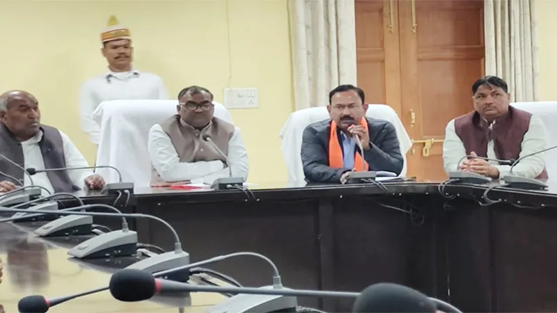 विकसित भारत संकल्प यात्रा से लोगों को मिल रहा त्वरित लाभ: गिरीश चंद्र