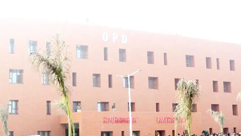 लखनऊ: कल्याण सिंह कैंसर हास्पिटल की चौथी मंजिल में लगी आग, फायर ब्रिगेड ने कड़ी मशक्कत के बाद आग पर पाया काबू