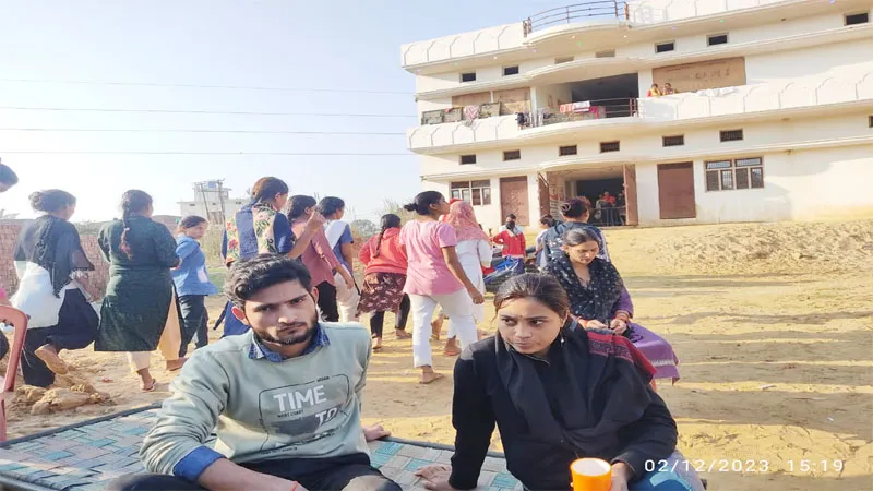 बहराइच: गर्ल्स हॉस्टल में घुसे चोर ने चुराए 14 मोबाइल, केस दर्ज, हड़कंप