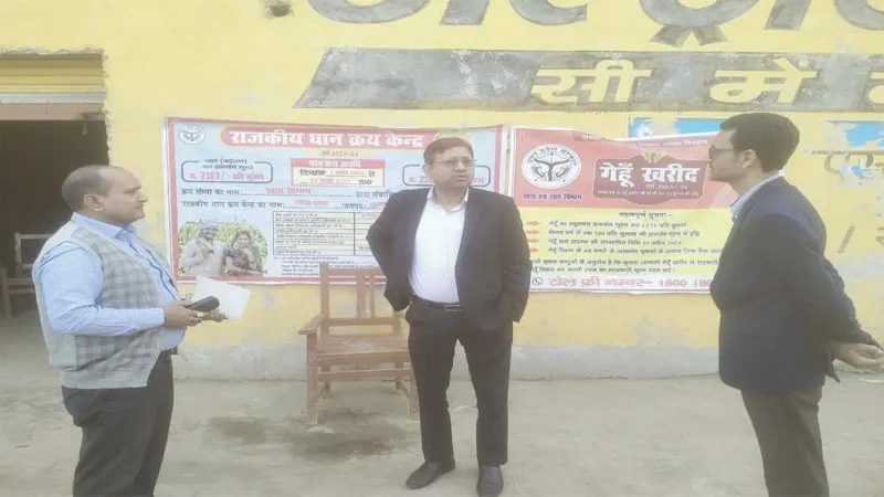 सुलतानपुर: 45 दिन में मात्र 31 फीसदी ही हुई धान की खरीद, कच्छप गति से हो रही धान खरीद से खाद्य अधिकारी हुए नाराज