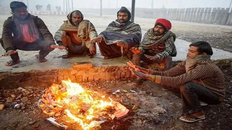 यूपी में शुरू हुआ ठंड का आगाज, लखनऊ का न्यूनतम तापमान 10 डिग्री सेल्सियस तक पहुंचा, ठिठुरने लगे लोग