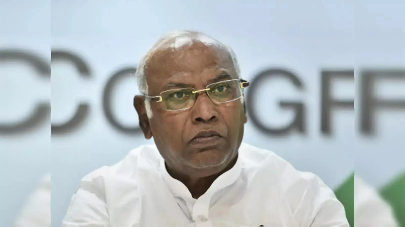 कांग्रेस ने मणिपुर की स्थिति पर चिंता जताते हुए कहा- हिंसा खत्म करने और समाधान के लिए प्रधानमंत्री करें बातचीत 