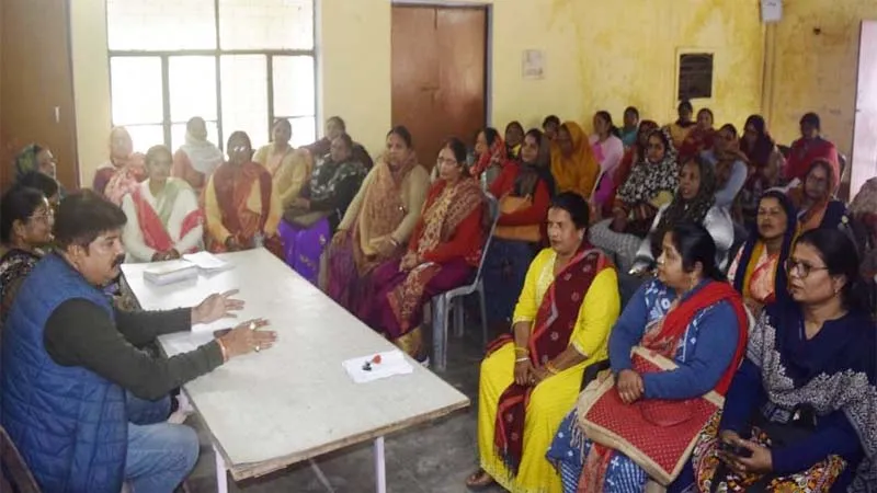अयोध्या: अदालत के आदेश का पालन कराये सरकार, हो ग्रेच्युटी का भुगतान