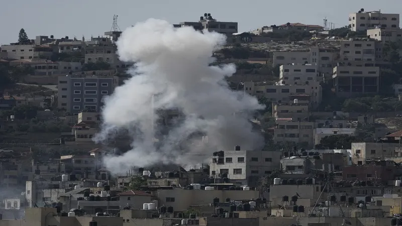 Israel-Hamas War: इजरायल ने वेस्ट बैंक पर किया हमला, दो की मौत... 10 अन्य घायल 