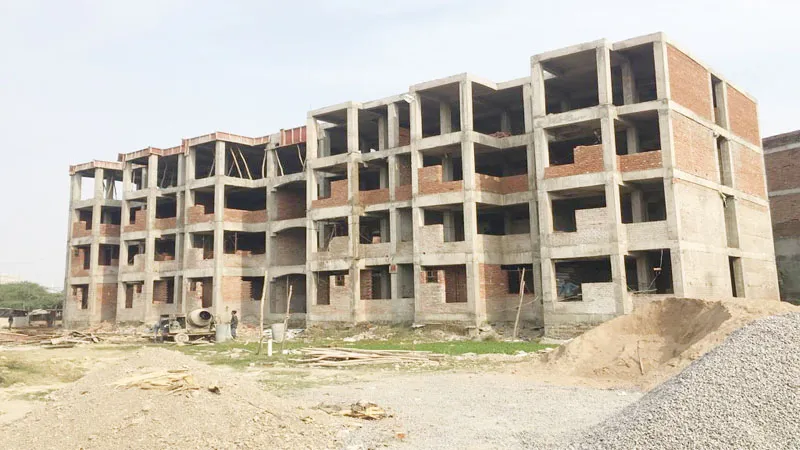 बाराबंकी: तीन मंजिला भवन में तैयार हो रहे 288 पीएम आवास, नगर पालिका क्षेत्र के लोगों को मिलेगी पक्की छत