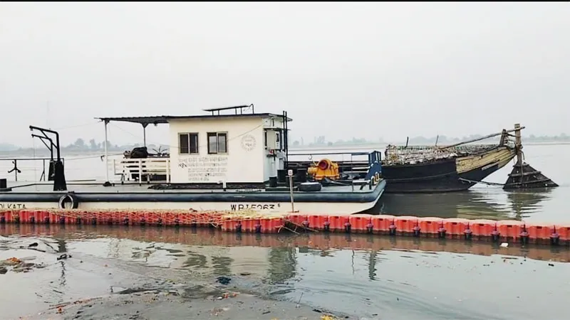 रामनगरी के लिए एक और GOOD NEWS! कोलकाता से अयोध्या पहुंची दो वाटर मेट्रो और जेटी, श्रद्धालु जल्द उठा सकेंगे आनंद