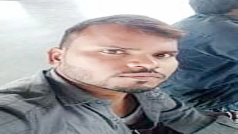 प्रयागराज: इकलौते बेटे के सिर नहीं बांध सके सेहरा, कफन में शव लिपटा देख फफक पड़ा परिवार, जानिये क्या है मामला