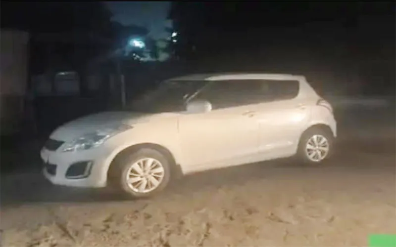 आगरा में लेखपाल पर पांच लाख रुपए की घूस लेने का लगा आरोप, पड़ताल शुरू हुई तो कार छोड़ कर भागा