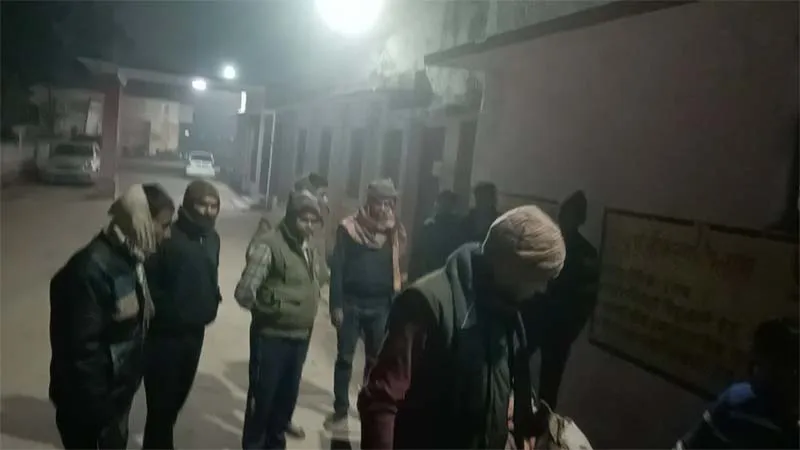 बहराइच: ओवरटेकिंग के चक्कर में खड्ड में गिरी ट्रैक्टर ट्रॉली, चालक की मौत, कोहराम