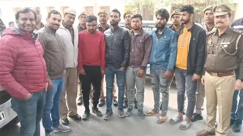 कानपुर: पुलिस को मिली सफलता, बुआ-भतीजे से तमंचे के बल पर लूट के मामले में पांच शातिर लुटेरों को किया गिरफ्तार