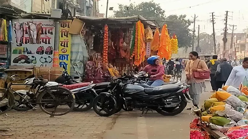 संतकबीरनगर: सेफ सिटी परियोजना के तहत शहर को संवारने का काम शुरू, पटरी दुकानदारों के लिए बनी यह बड़ी प्लानिंग!