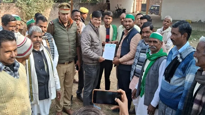 संभल : पुलिस ने भाकियू नेताओं को किया नजरबंद, नायब तहसीलदार को ज्ञापन देकर उठाई मांगें