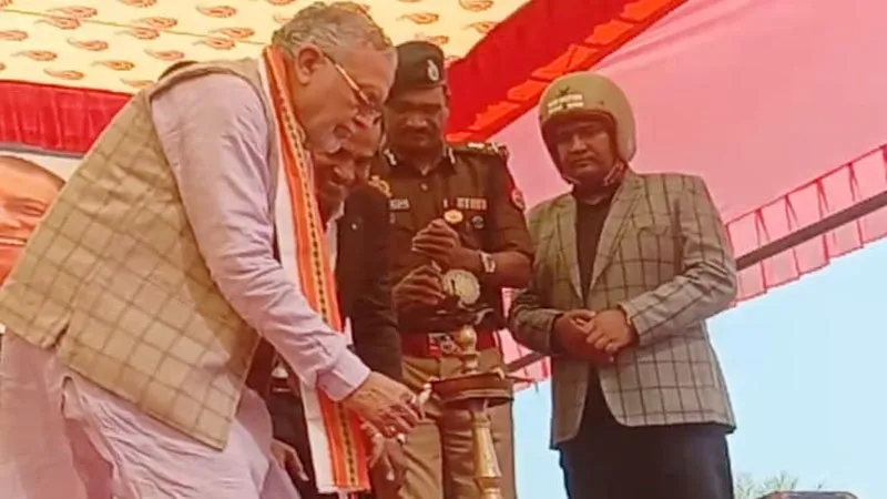 वित्त मंत्री ने सड़क सुरक्षा पखवाड़े का किया शुभारंभ, लोगों को दिलाई शपथ, कहा- सड़क सुरक्षा से जुड़े नियमों का करें पालन