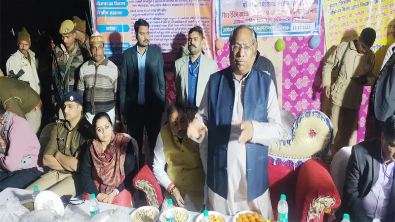 उन्नाव में रिवर रैचिंग कार्यक्रम के तहत मंत्री ने गंगा में छोड़ी सवा दो लाख मछलियां