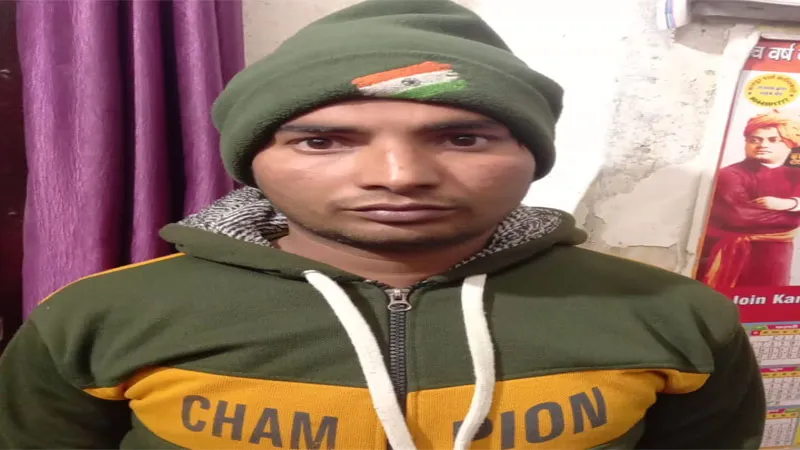 कानपुर: ब्लूटूथ डिवाइस लगाकर परीक्षा देते अभ्यर्थी गिरफ्तार, शिक्षकों के शक पर दबोचा गया