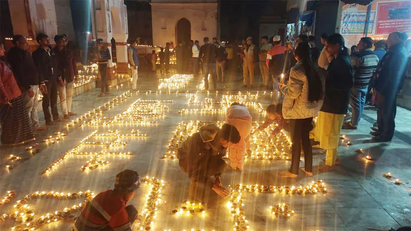 बाराबंकी: 51 हजार दीपों से जगमगा उठा महादेवा, महोत्सव का हुआ समापन