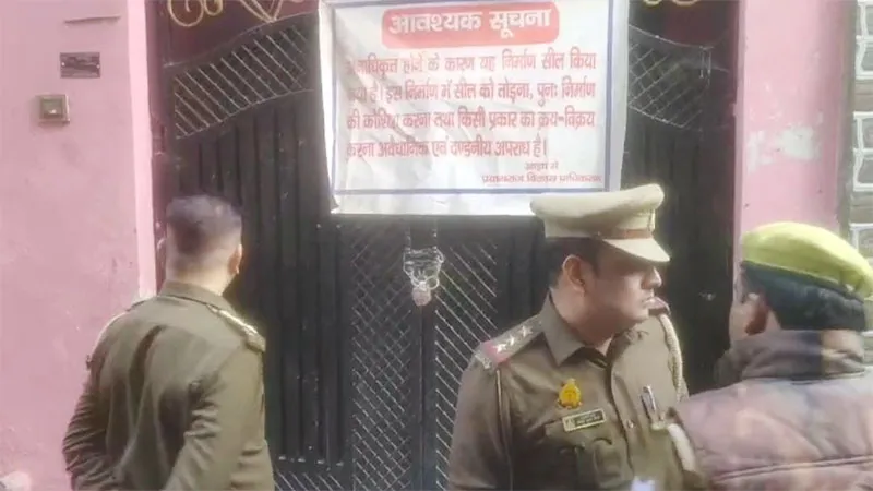 उमेश पाल हत्याकांड: पांच लाख के ईनामी बमबाज गुड्डू मुस्लिम और शूटर साबिर का मकान हुआ कुर्क
