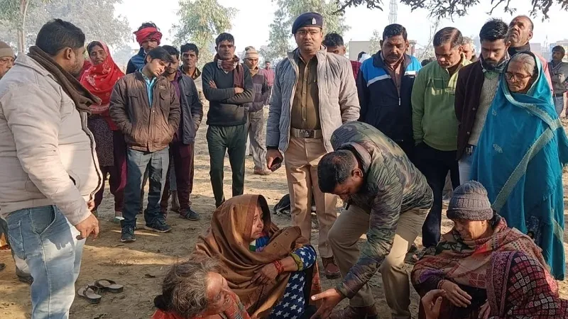 संभल: पेड़ पर लटका मिला लापता युवक का शव, आर्थिक तंगी से परेशान बताया जा रहा था युवक