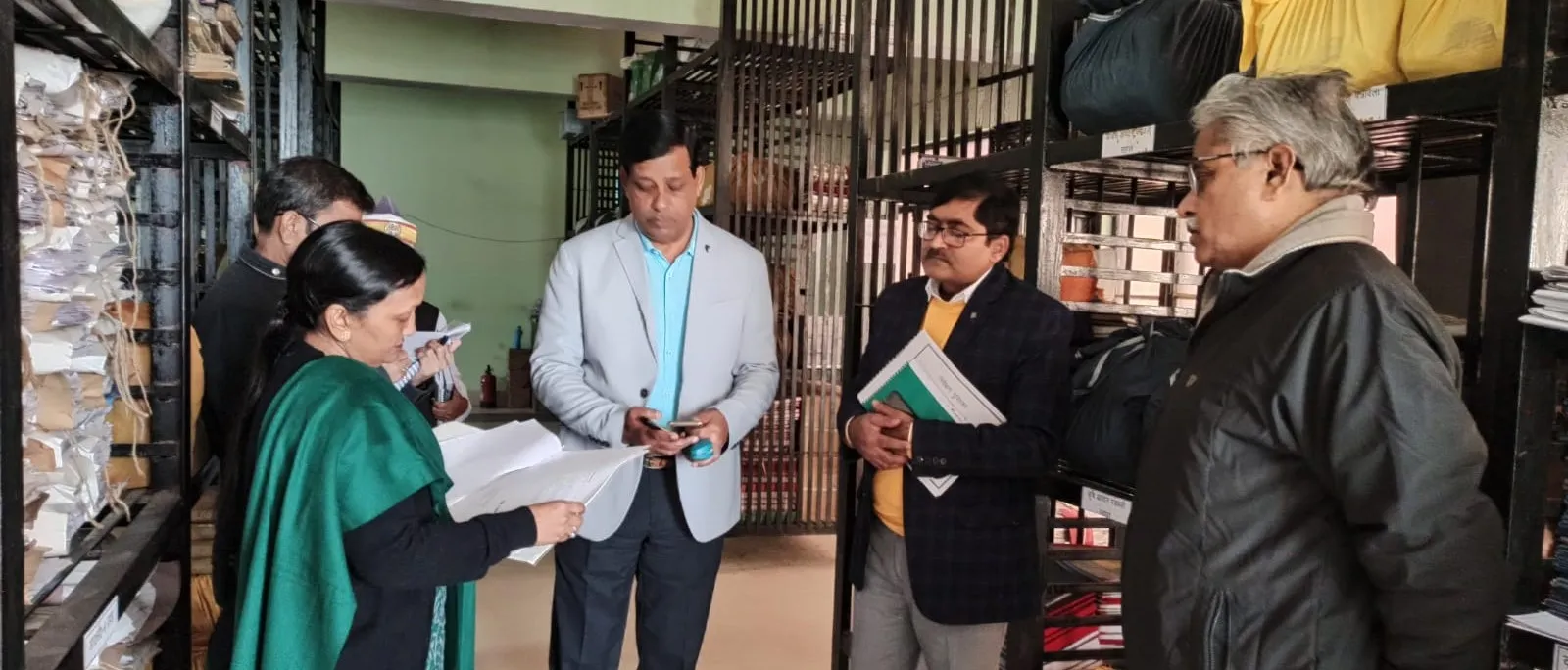 कासगंज: 'ठीक ढंग से रखें अभिलेखों का रख-रखाव, समय से डाटा करें पोर्टल पर फीड...'डीएम ने दिए निर्देश