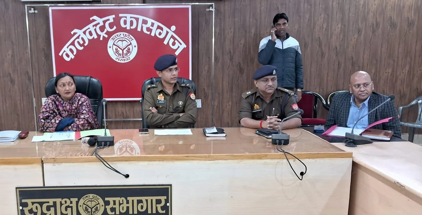 स्कूली वाहनों की फिटनेस और उनके ड्राइवरों के चरित्र प्रमाण की कराएं जांच- डीएम सुधा वर्मा