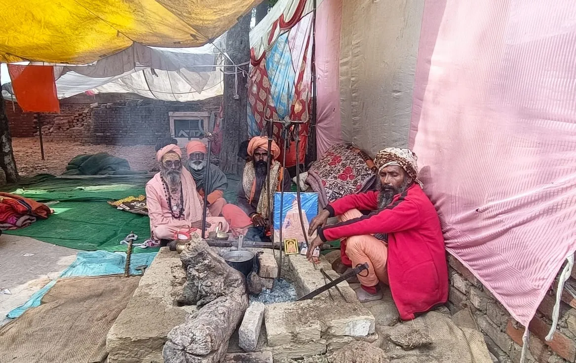 कासगंज: तीर्थ नगरी सोरों के अखाड़ों में बढ़ती ही जा रही है रौनक, दूरदराज से निरंतर पहुंच रहे नागा साधू