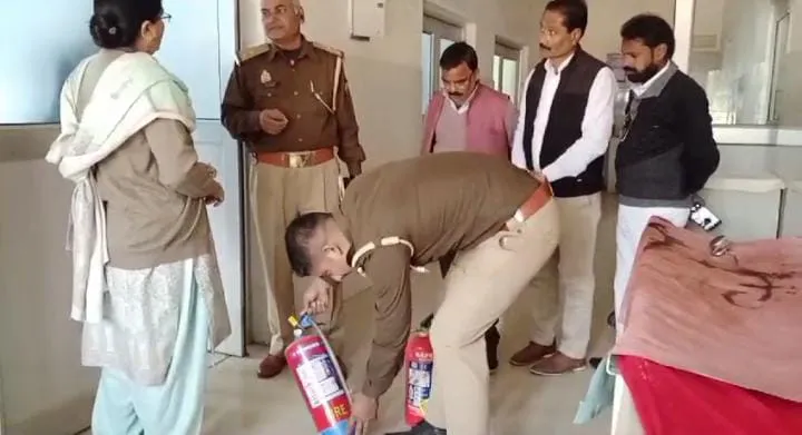 जलालाबाद सीएचसी में हाइड्रेंट सिस्टम के ढक्कन गायब...नट-बोल्ट जाम, संकट के समय कैसे बुझेगी आग?