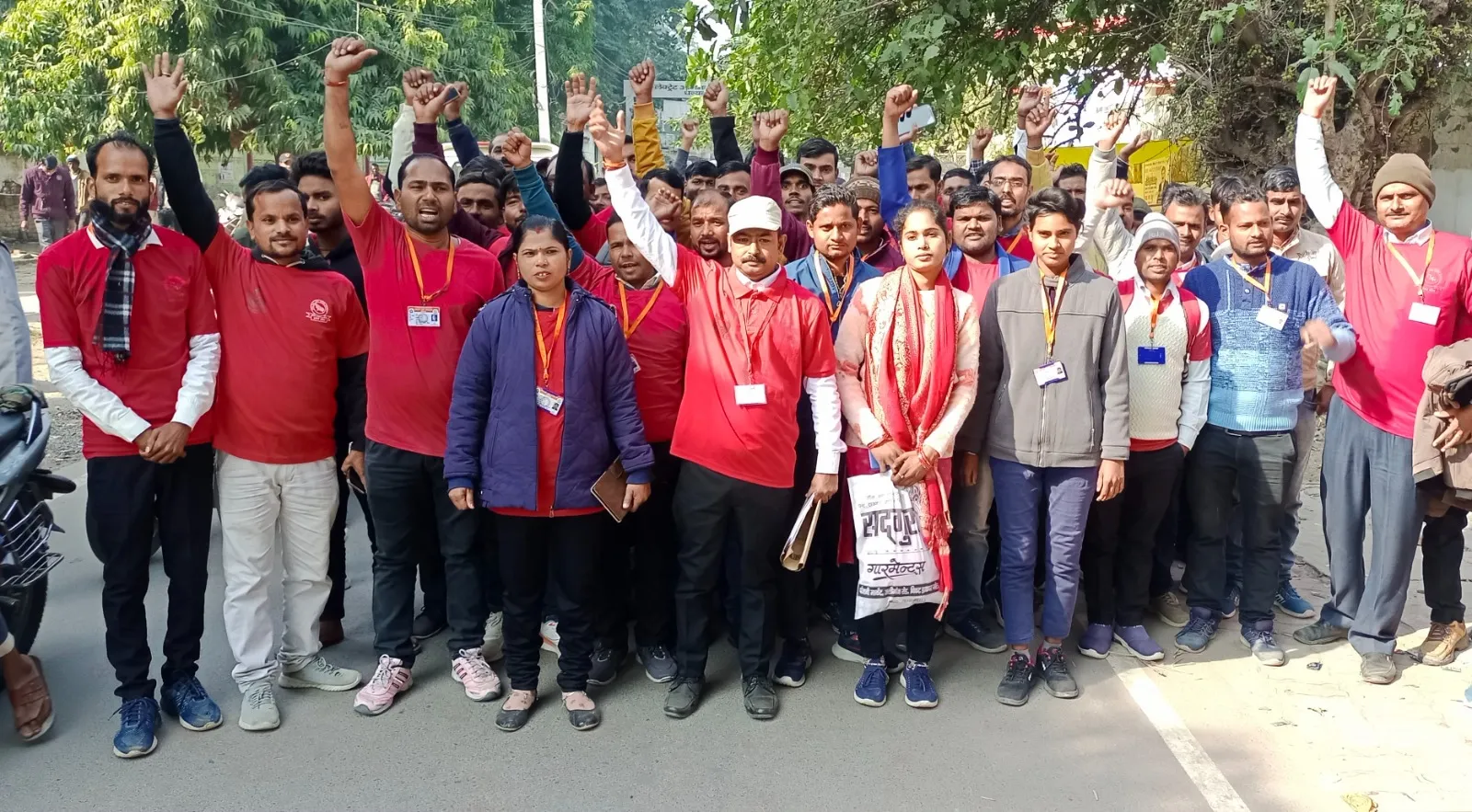 लखीमपुर-खीरी: आपदा मित्र व आपदा सखियों ने प्रदर्शन कर उठाई उचित मानदेय की मांग 