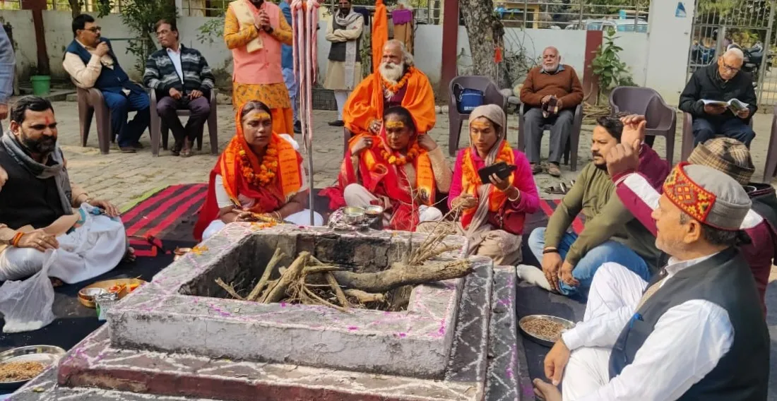 लखीमपुर-खीरी: तीन किन्नरों ने सनातन धर्म अपनाकर की घर वापसी  