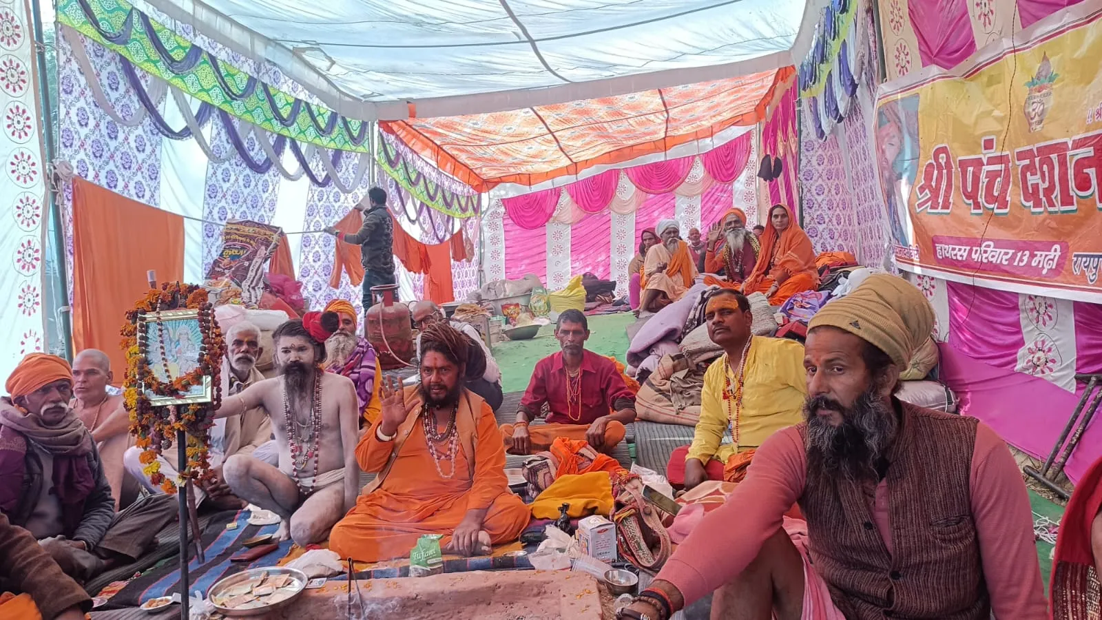 कासगंज : शोभायात्रा में आकर्षण का केंद्र बनेंगे नागा साधु,दिखाएंगे करतब