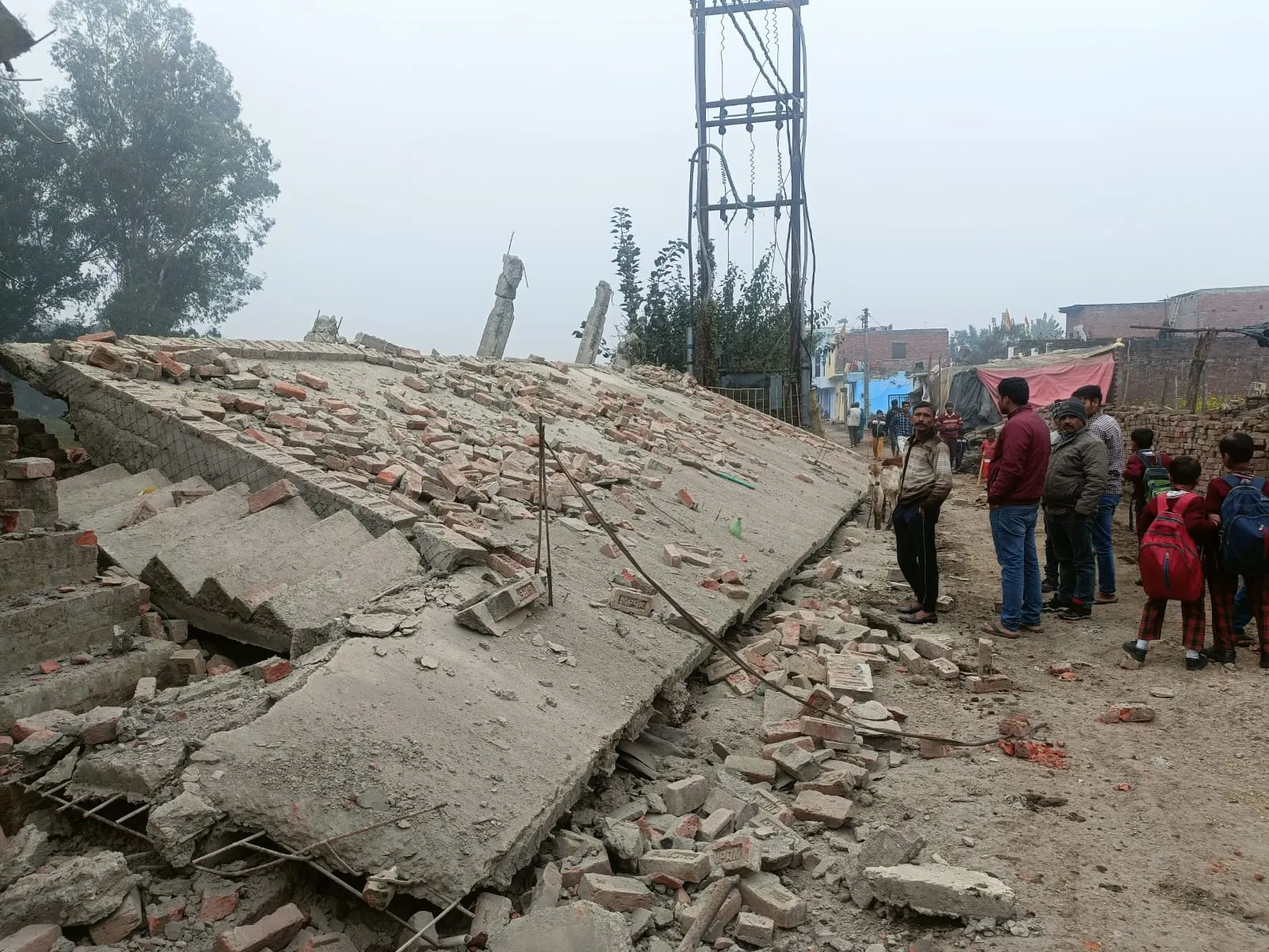 बरेली: अवैध निर्माण को नगर निगम की टीम ने किया ध्वस्त