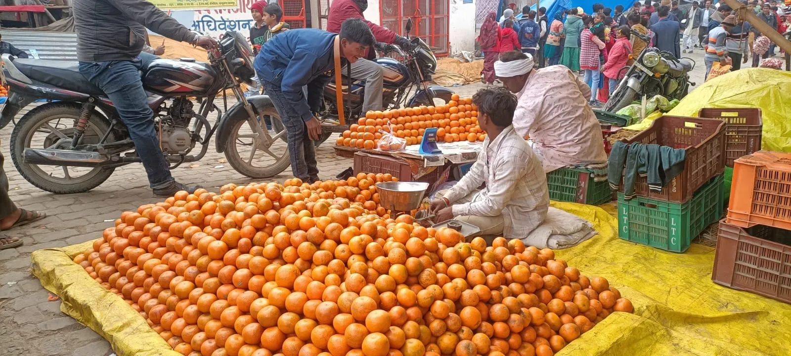 कासगंज: सोरों मेले की पहचान, नारंगी और खजला,  बिकती है सिर्फ मेले के दौरान तीर्थ नगरी में 
