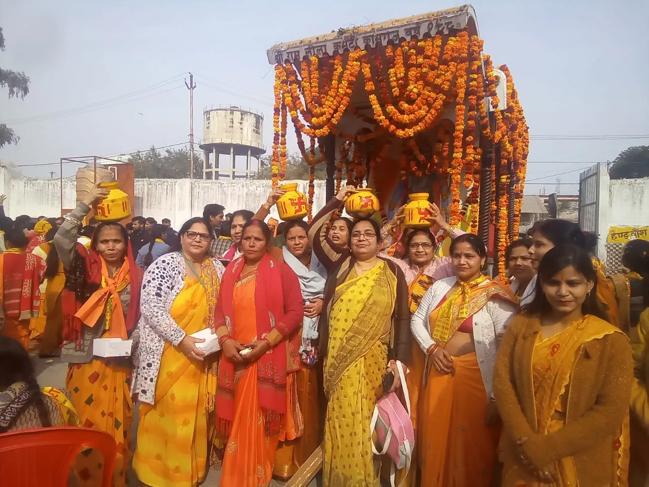 कासगंज : जिलेभर में अक्षत कलश यात्रा की रही धूम, घर-घर पहुंचे हिंदूवादी लोग, प्राण-प्रतिष्ठा में पहुंचने का दिया निमंत्रण