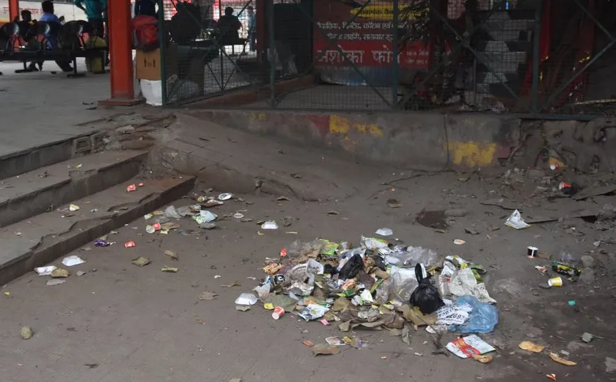 बरेली: सफाई का ठेका निरस्त....सेटेलाइट और पुराने बस अड्डे पर गंदगी का घर