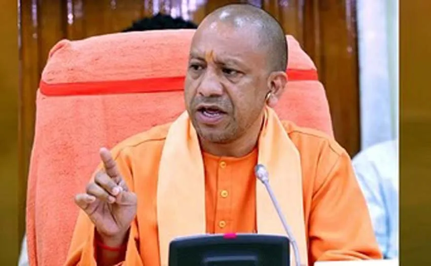 यूपी में सड़क दुर्घटनाओं को रोकने के लिए योगी सरकार ने उठाया बड़ा कदम, सभी मार्गों पर होने जा रहा बड़ा बदलाव